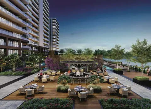 Outdoor dining deck